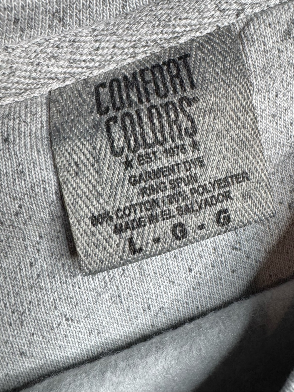 New large Comfort Colors Gray Raccoon Graphic Sweatshirt - Picture 3 of 6